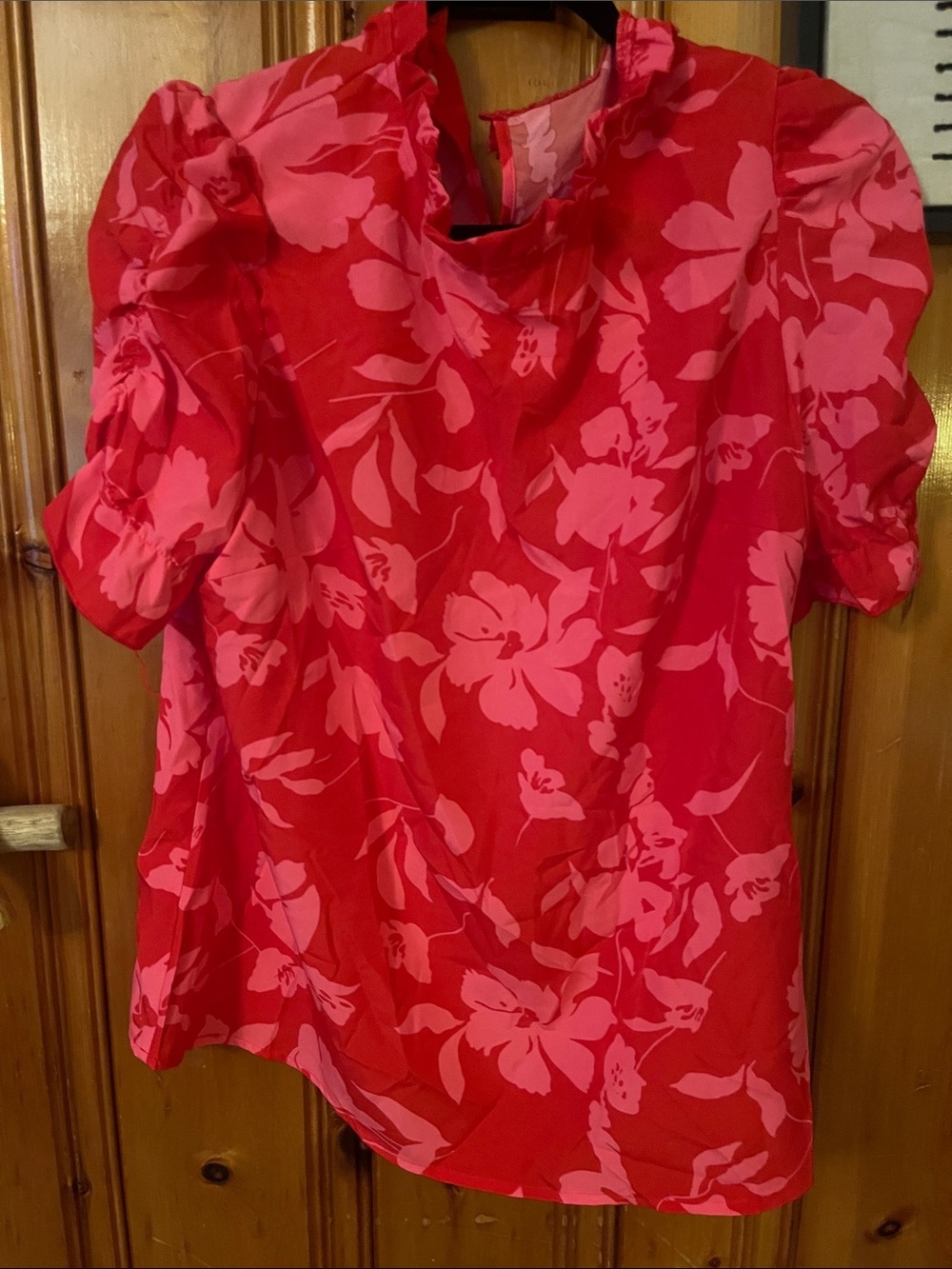 Women's Red Floral Puff-Sleeve Blouse